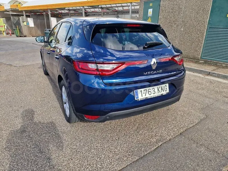 Usado Renault Mégane LIMITED 115 CV (84 kW) 2019 Azul Berlina