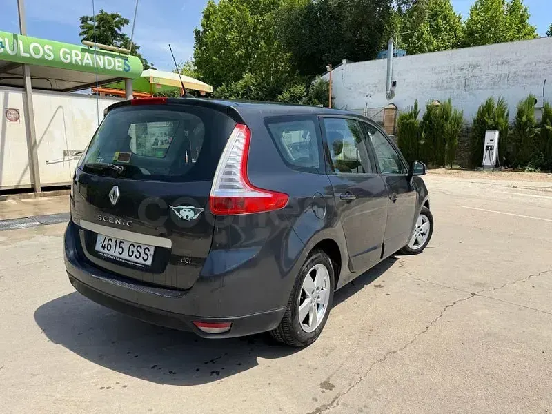 Usado Renault Grand Scénic Dynamique 130 CV (95 kW) 2010 Negro Monovolumen