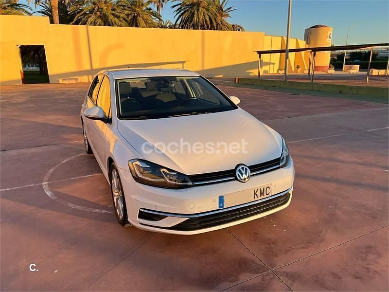 Usado VW Golf VII Advance 110 CV (80 kW) 2018 Blanco Berlina