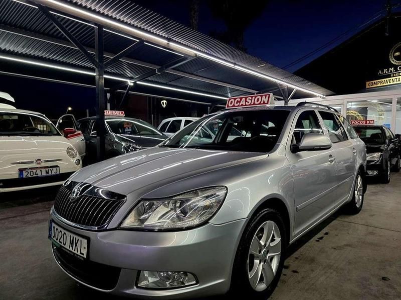 Usado 2012 Skoda Superb Active Berlina | 3495 € - Imagen 1/4