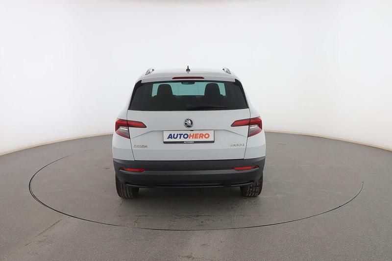 Usado Skoda Karoq Ambition 115 CV (84 kW) 2018 Blanco SUV