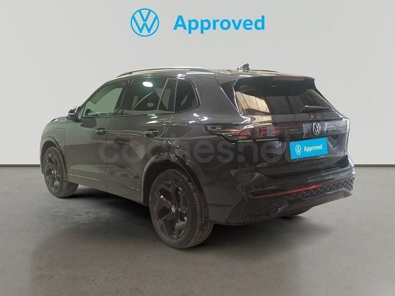 Usado VW Tiguan R-line 204 CV (150 kW) 2025 Gris / plata SUV