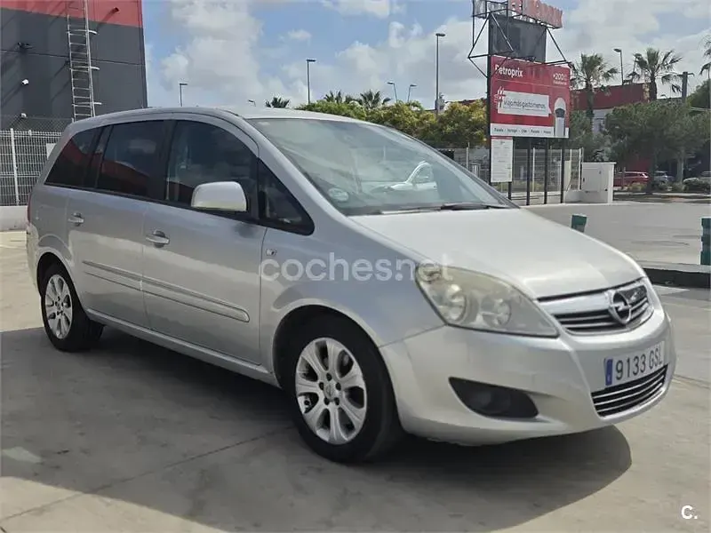 Usado Opel Zafira Cosmo 125 CV (91 kW) 2010 Gris / plata Monovolumen