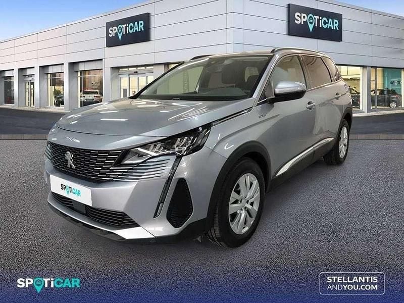 Usado Peugeot 5008 Style 131 CV (96 kW) 2021 Gris SUV