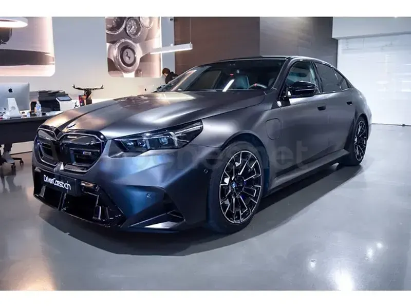 Usado BMW M5 Comfort Edition 727 CV (534 kW) 2025 Gris / plata Berlina
