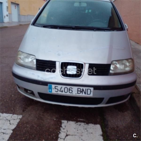 Usado Seat Alhambra 115 CV (84 kW) 2001 Gris / plata Monovolumen