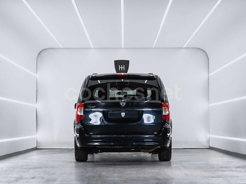 Usado Lancia Voyager Gold 178 CV (130 kW) 2013 Negro Monovolumen