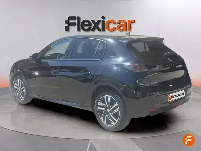 Usado Peugeot 208 Allure 100 CV (73 kW) 2023 Negro Utilitario