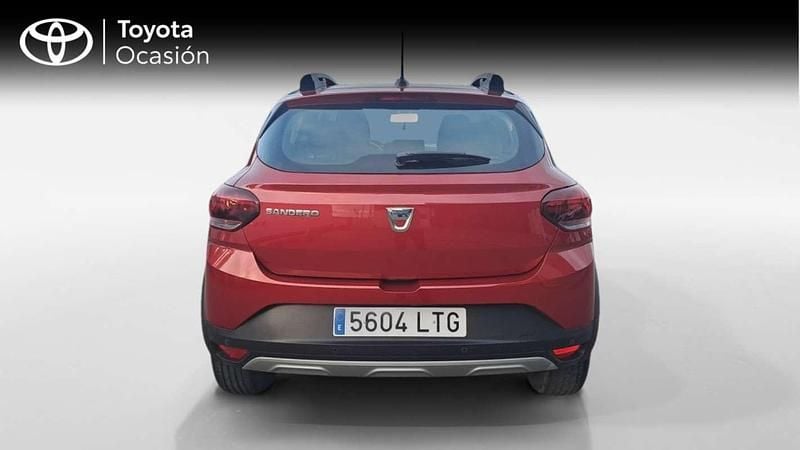 Usado Dacia Sandero Essentiel 101 CV (74 kW) 2021 Rojo Berlina