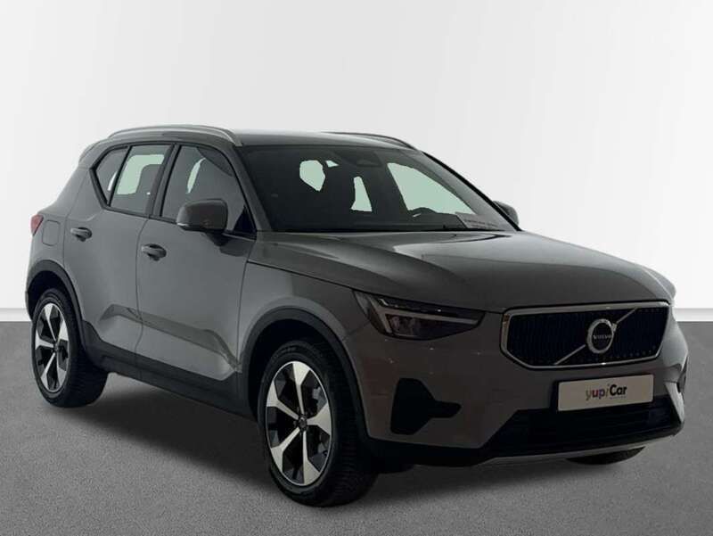 Gris Usado 2023 Volvo XC40 Core SUV | 39.900 € (Caro) - Imagen 1/4