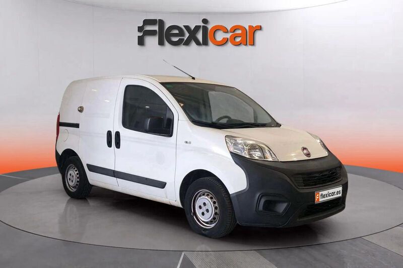 Blanco Usado 2018 Fiat Fiorino Monovolumen | 8290 € (Precio justo) - Imagen 1/4