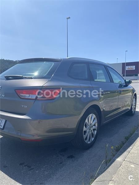 Usado Seat Leon ST Style 105 CV (77 kW) 2015 Gris / plata Familiar
