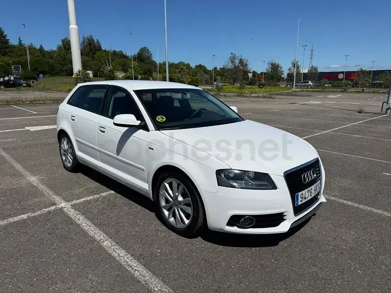 Usado Audi A3 Ambition 140 CV (102 kW) 2012 Blanco Utilitario