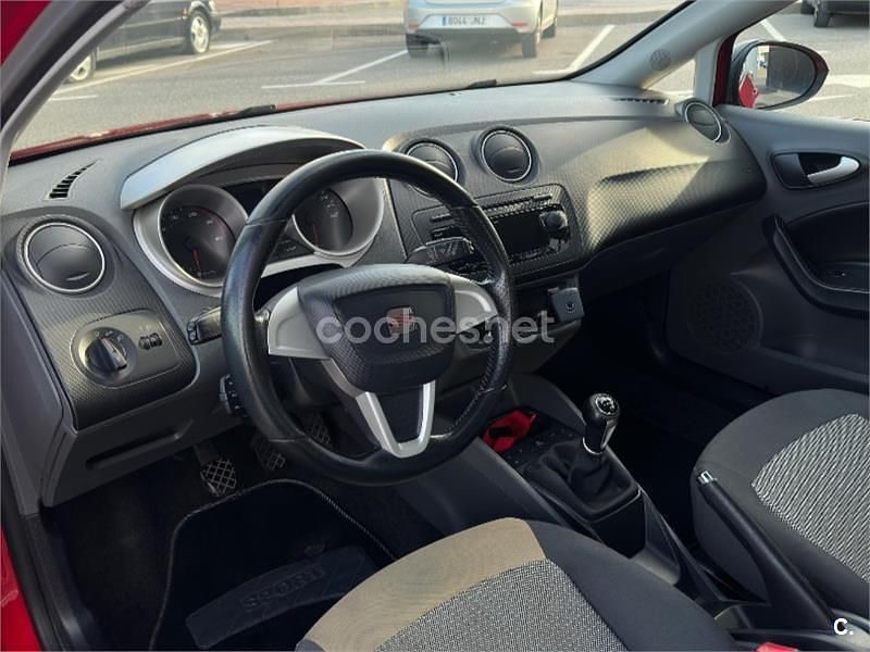 Usado Seat Ibiza SC Style 85 CV (62 kW) 2009 Rojo Utilitario