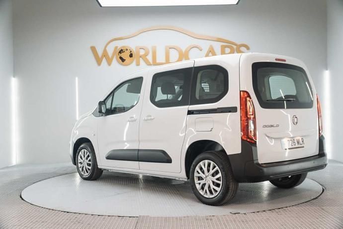 Używany Fiat Doblò 102 KM (75 kW) 2023 Minivan
