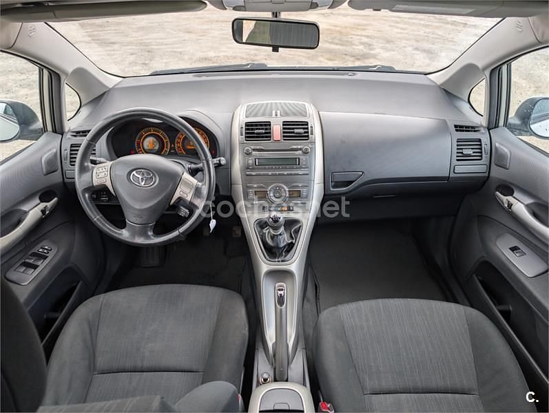 Usado Toyota Auris Luna 126 CV (92 kW) 2007 Gris / plata Utilitario