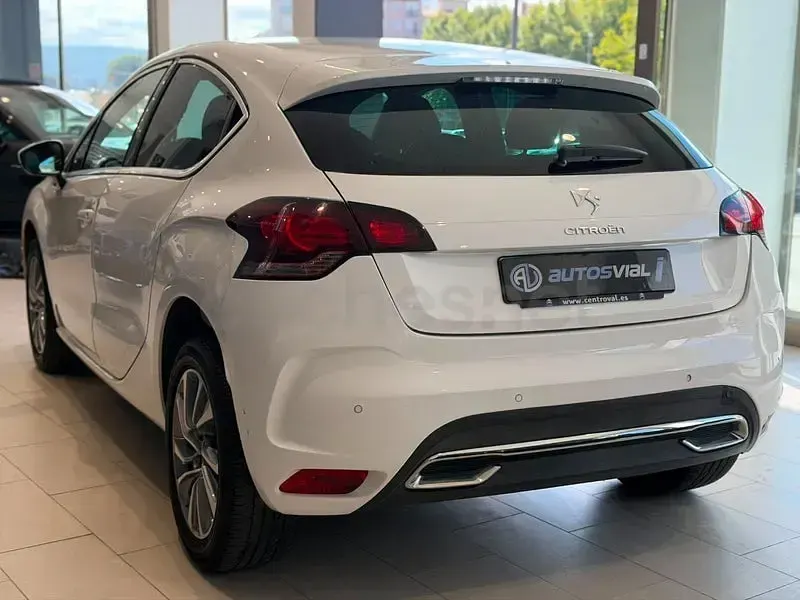Usado Citroën DS4 114 CV (83 kW) 2014 Blanco Utilitario
