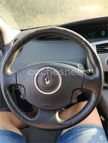 Usado Renault Grand Scénic II Privilege 130 CV (95 kW) 2006 Blanco Monovolumen