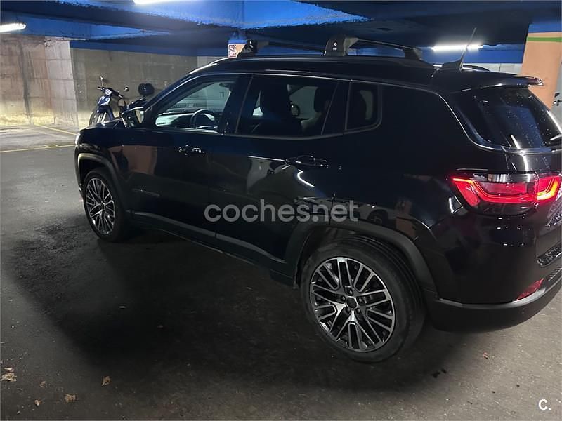 Usado Jeep Compass Limited 130 CV (95 kW) 2021 Negro SUV