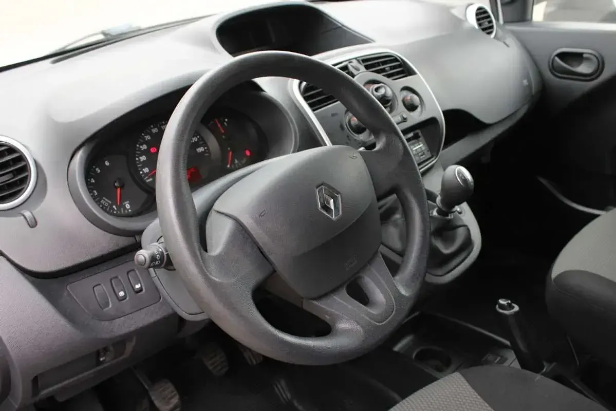 Usado Renault Kangoo 95 CV (69 kW) 2022 Blanco Monovolumen
