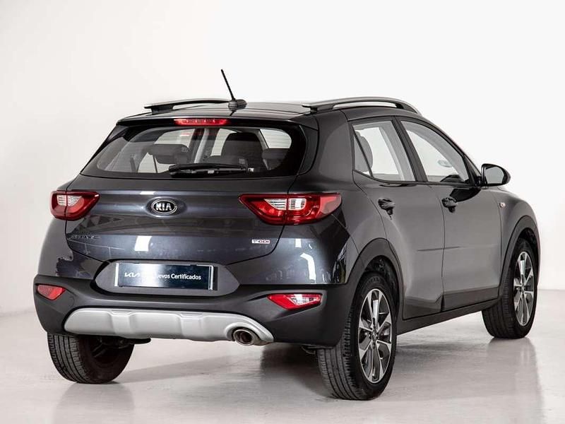 Usado Kia Stonic 101 CV (74 kW) 2020 Gris SUV
