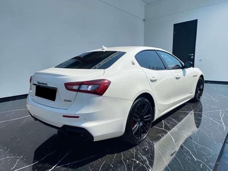 Usado Maserati GranSport 349 CV (256 kW) 2020 Blanco Coupe