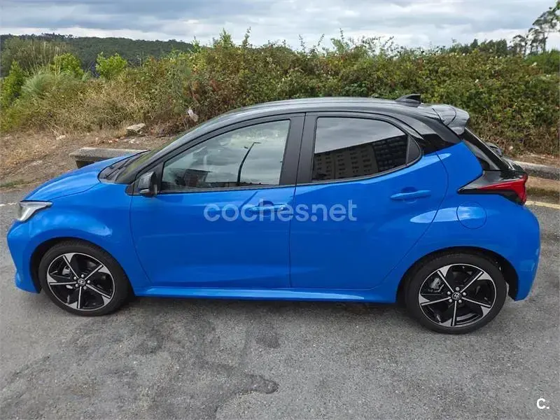 Usado Toyota Yaris Hybrid Edition 130 CV (95 kW) 2024 Azul Berlina