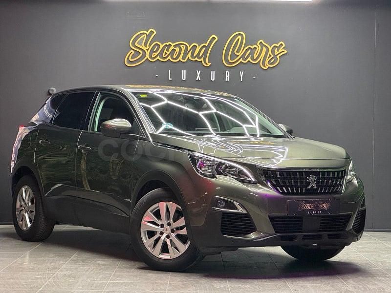 Usado Peugeot 3008 Active 130 CV (95 kW) 2019 Gris / plata SUV