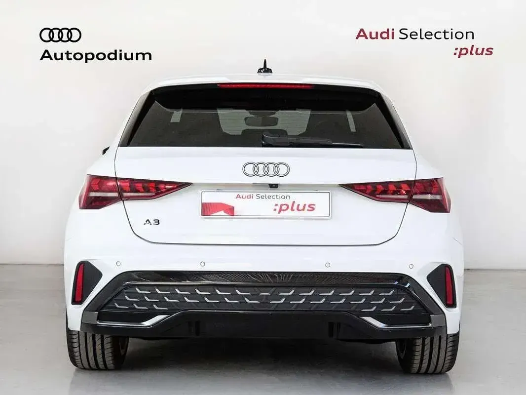 Usado Audi A3 Sportback S-Line 150 CV (110 kW) 2025 Blanco Utilitario