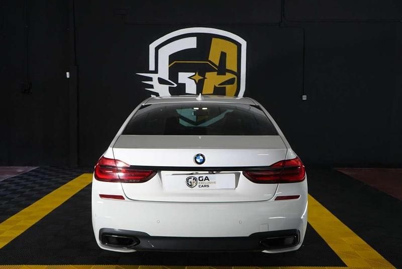 Usado BMW 740 iPerformance 326 HP (239 kW) 2017 Branco Sedan