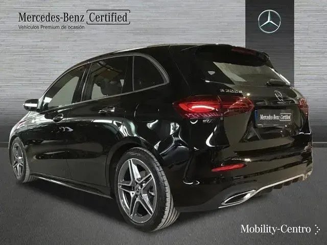 Occasion Mercedes B200 150 PK (110 kW) 2025 Zwart MPV