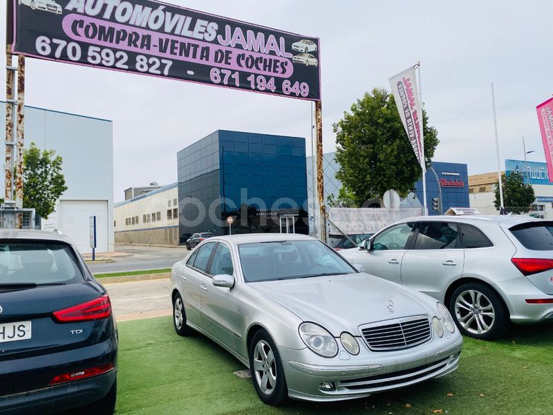 Usado Mercedes E220 Avantgarde 150 CV (110 kW) 2005 Gris / plata Familiar