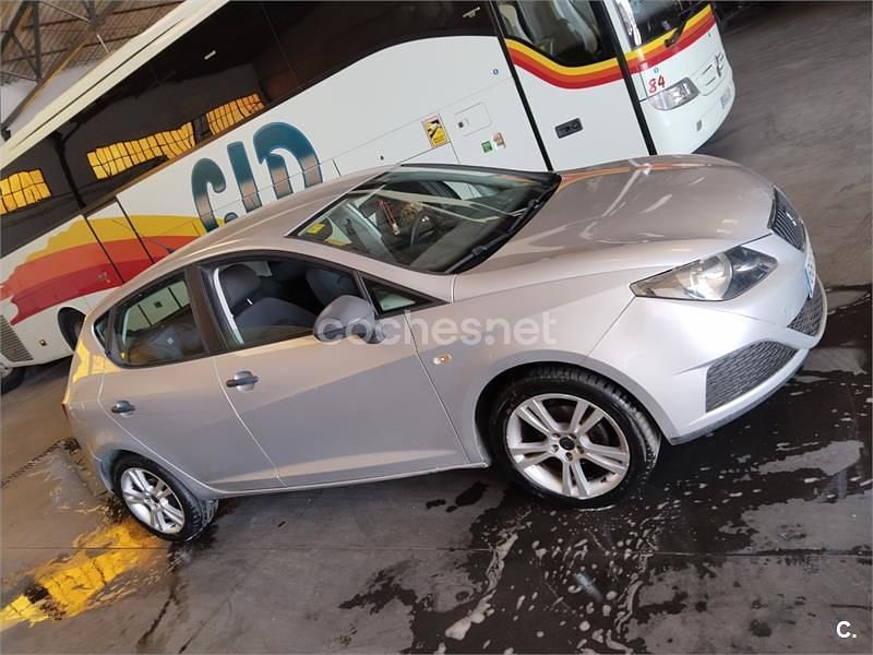 Gris / plata Usado 2011 Seat Ibiza Berlina | 5990 € (Un poco caro) - Imagen 1/4