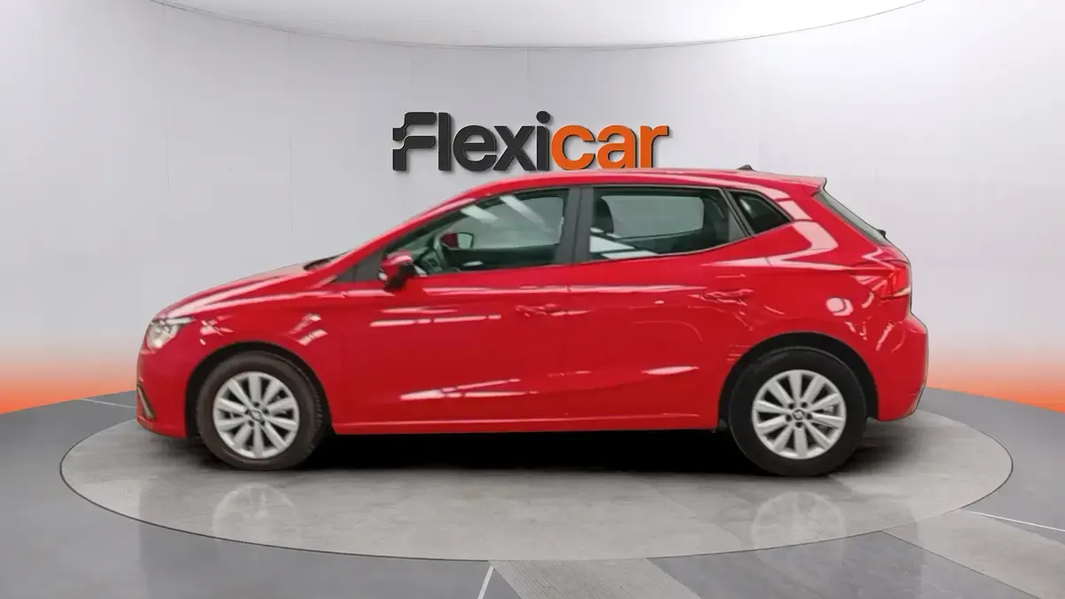 Usado Seat Ibiza Reference 95 CV (69 kW) 2019 Rojo Utilitario