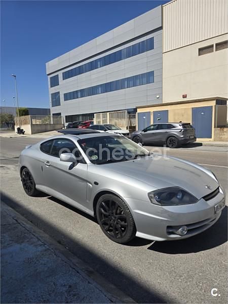 Usado Hyundai Coupé 167 CV (122 kW) 2002 Gris / plata Coupe