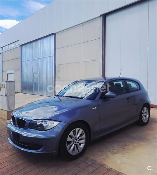 Gris / plata Usado 2009 BMW 118 Utilitario | 5990 € (Buen precio) - Imagen 1/4