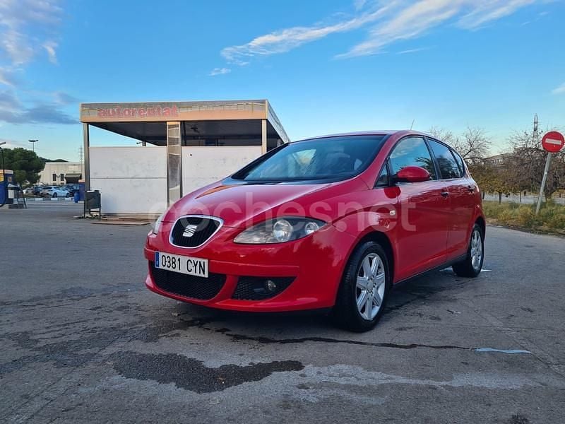 Rojo Usado 2005 Seat Altea Sport Berlina | 2300 € (Precio justo) - Imagen 1/4
