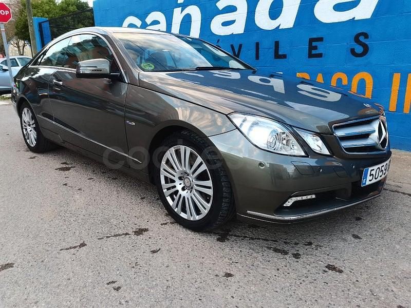 Usado Mercedes E250 204 CV (150 kW) 2010 Gris / plata Coupe