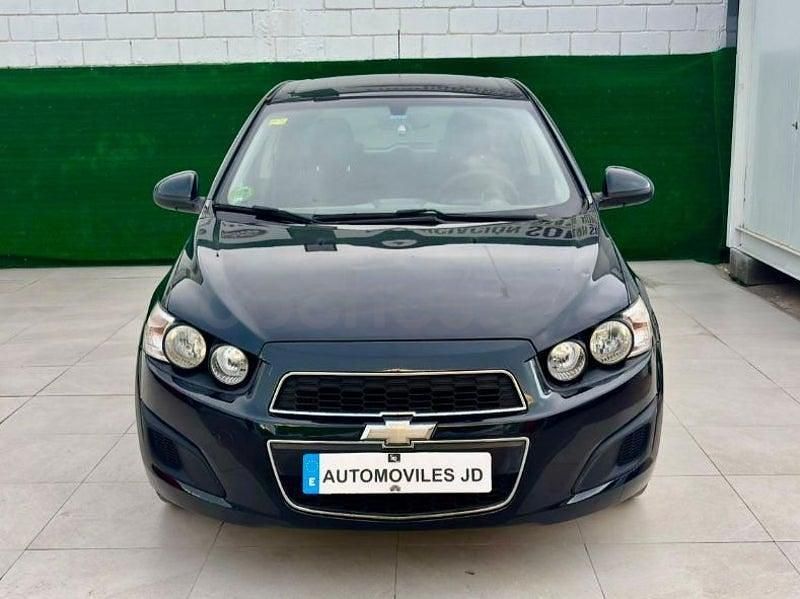 Usado Chevrolet Aveo LTZ 100 CV (73 kW) 2014 Negro Berlina