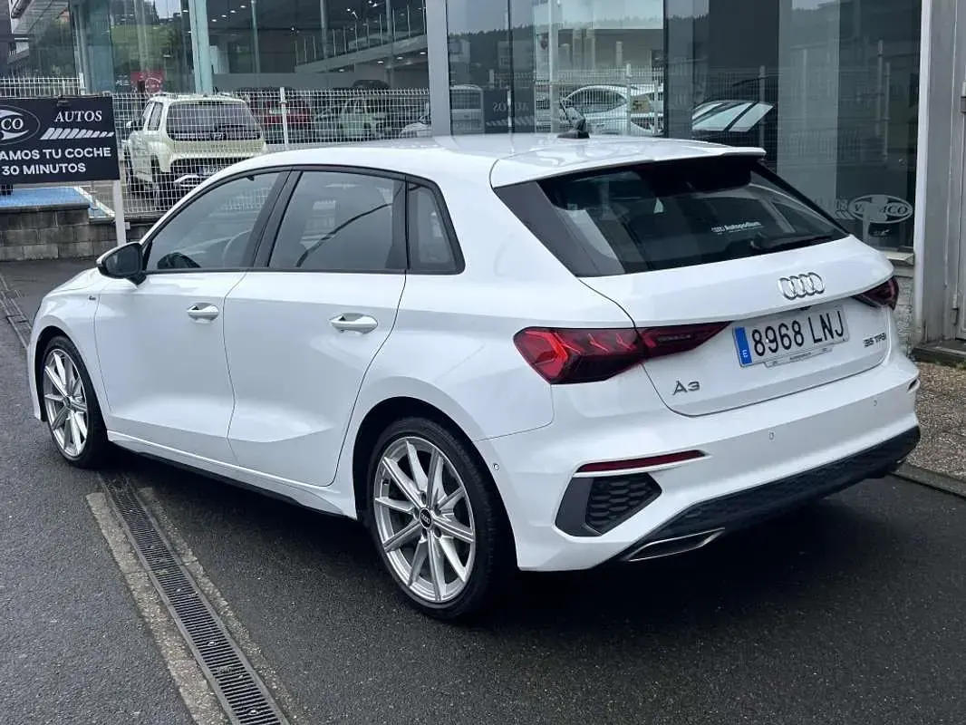 Usado Audi A3 Sportback S-Line 150 CV (110 kW) 2021 Blanco Utilitario