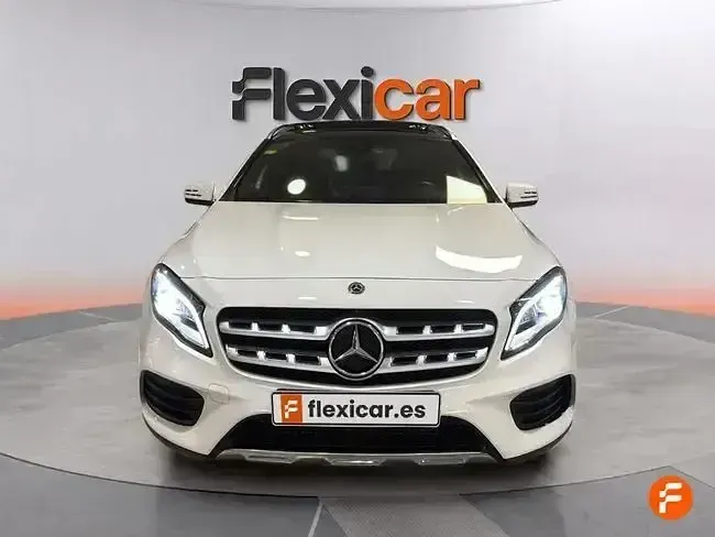 Usado Mercedes GLA180 122 CV (89 kW) 2018 Blanco SUV