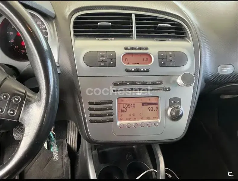 Usado Seat Toledo Stylance 140 CV (102 kW) 2007 Negro Utilitario