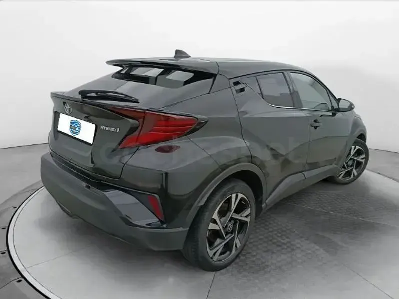 Usado Toyota C-HR Advance 122 CV (89 kW) 2022 Gris / plata SUV