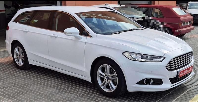 Usado Ford Mondeo ST-Line 160 CV (117 kW) 2016 Blanco Berlina