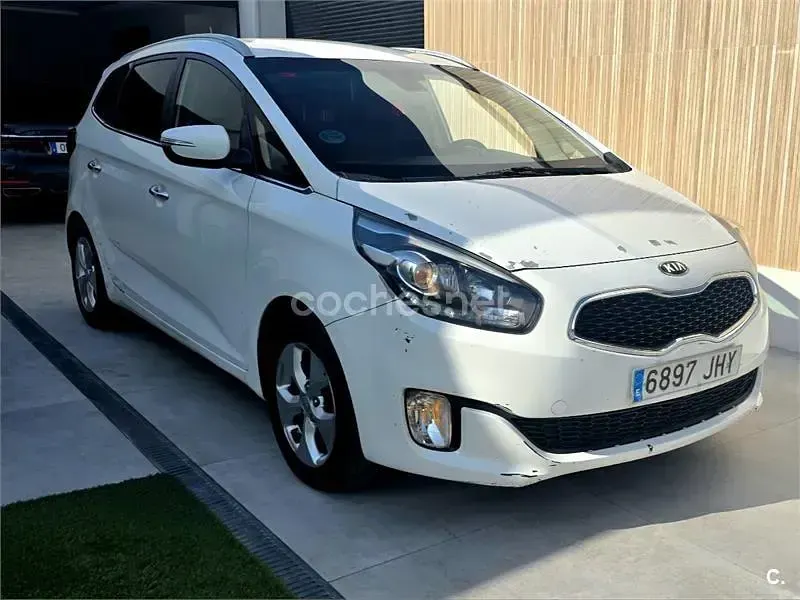Usado Kia Carens 115 CV (84 kW) 2015 Blanco Monovolumen