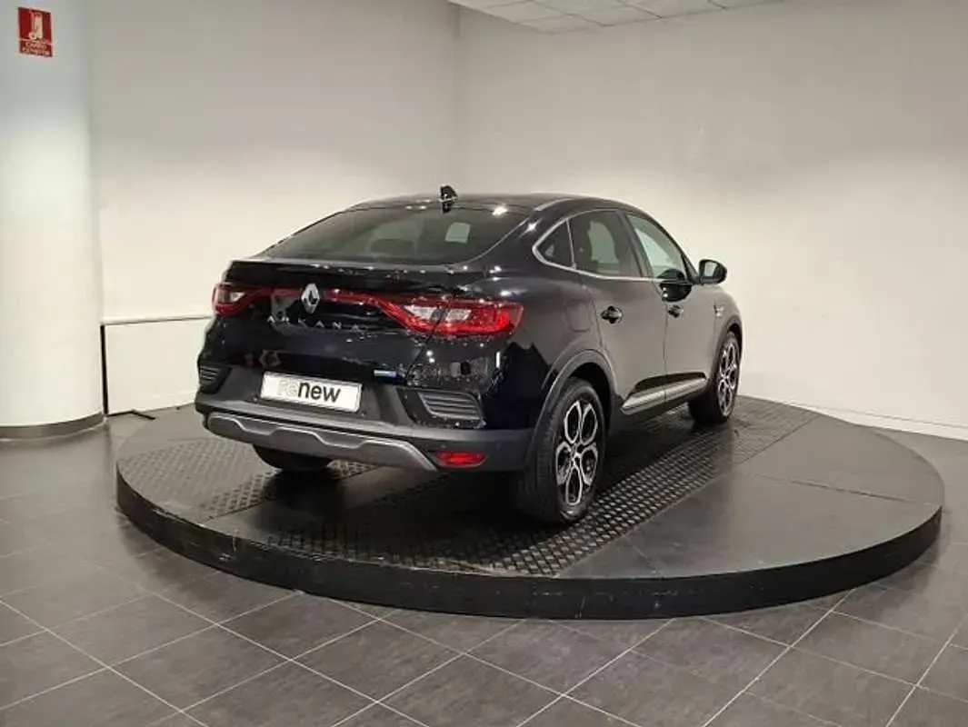 Usado Renault Arkana Zen 143 CV (105 kW) 2022 Negro SUV