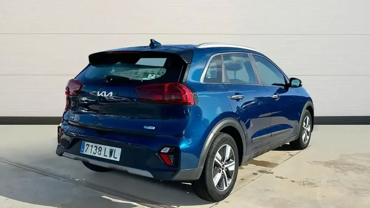 Begagnad Kia Niro 141 HK (103 kW) 2022 Blå SUV