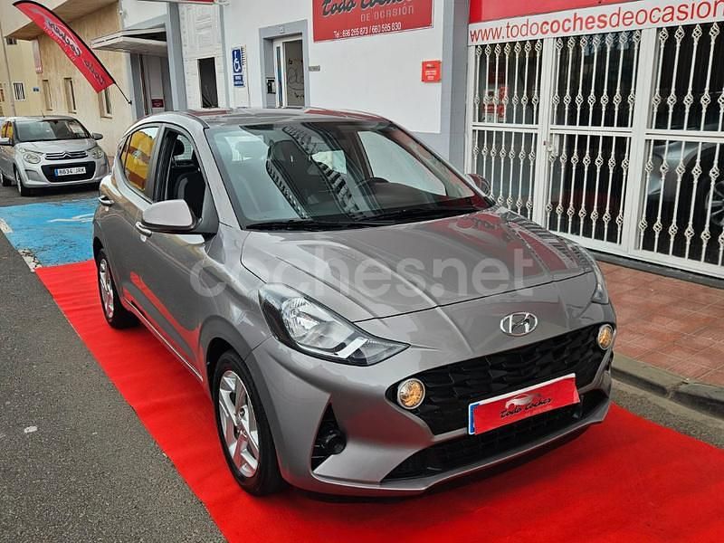 Usado Hyundai i10 84 CV (61 kW) 2022 Beige Utilitario