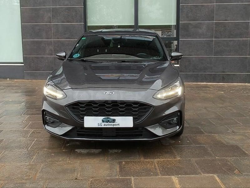 Usado Ford Focus ST-Line 125 CV (91 kW) 2019 Gris / plata Berlina