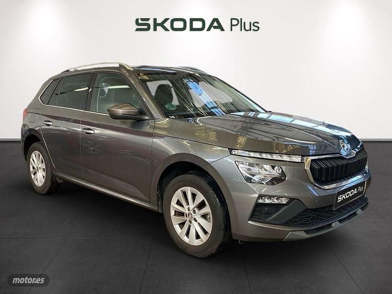 Gris / plateado Usado 2024 Skoda Kamiq Selection SUV | 19.690 € (Precio justo) - Imagen 1/4